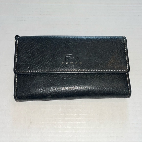 Fossil Handbags - VTG- Fossil-black-pebbled leather, trifold wallet, zipper change pocket. SL8635.